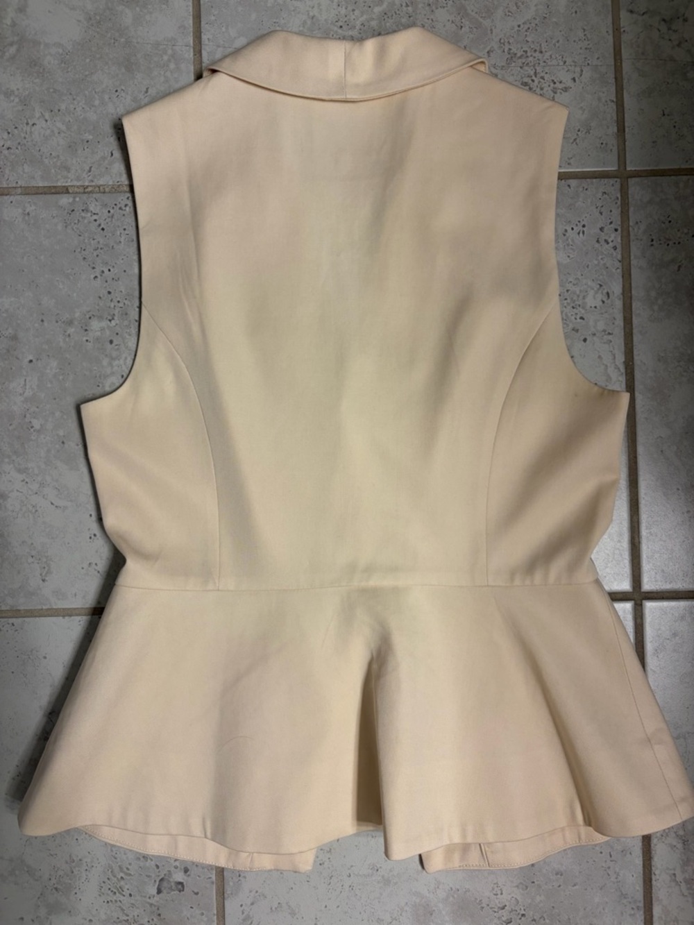 Reformation | Oakley Vest in Sugar | Sz 8 - Picture 4 of 8